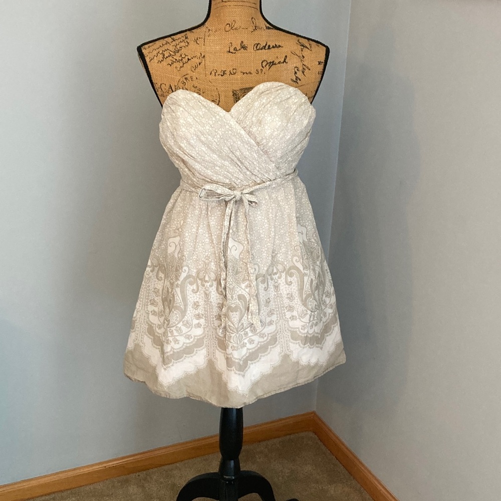 Express Strapless Wrap Dress Ruched Belt Fit Flare EUC Women Size 2